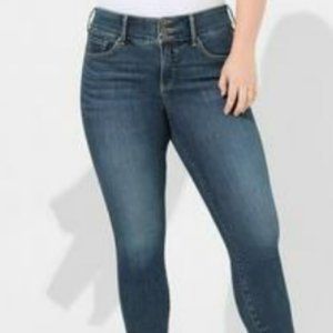 Torrid Bombshell Skinny Jean - Premium Stretch Dark Wash Size 16